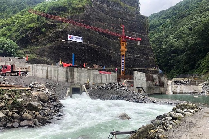 आधा सकियो मेलम्ची पानी वितरण हुने पाइपको परीक्षण